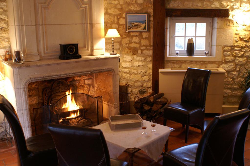 Logis Hotel Le Moulin De Chalons Le Gua  Exterior photo
